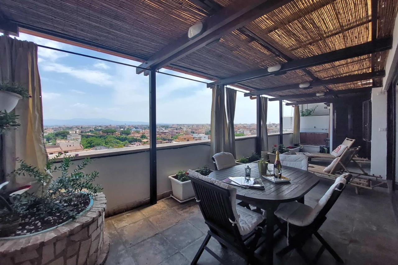 Super Attico Con Terrazza Lodi Apartment Rom